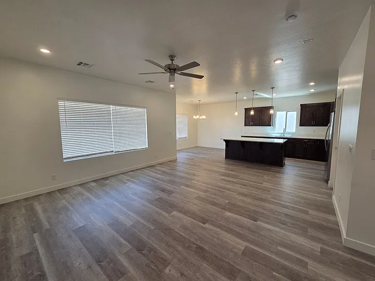 1471 E White Desert Dr — Photo 4