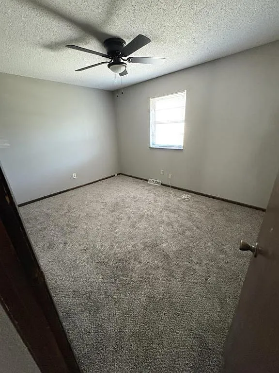 339 N Downey Ave — Photo 3