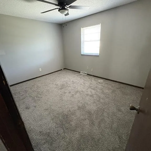 339 N Downey Ave — Photo 3