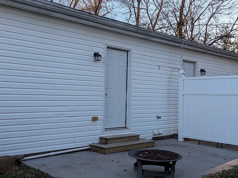 1009-1011 Hollee Dr #1 — Photo 7
