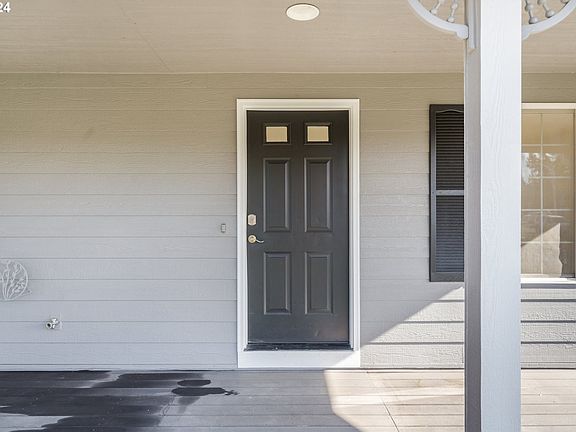 4th image of 203 SE 175th Ave