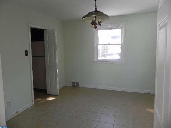 4th image of 4104 Huey Ave