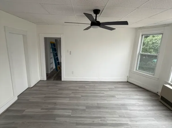 256 Farnham St Floor 3, Lawrence, MA 01843