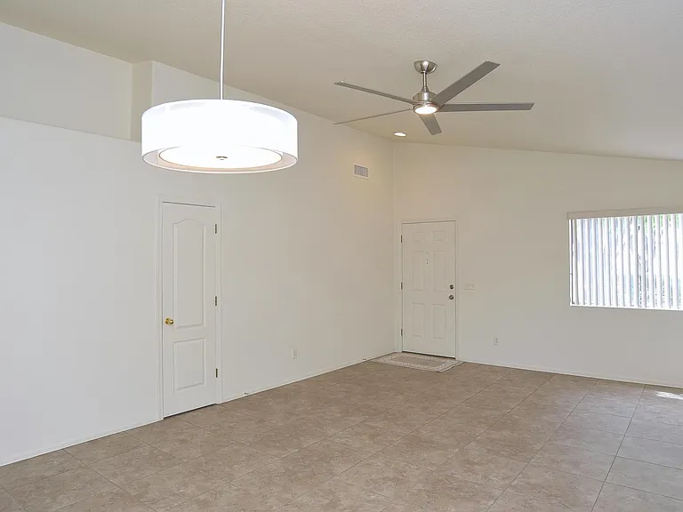2633 W Cezanne Cir — Photo 9