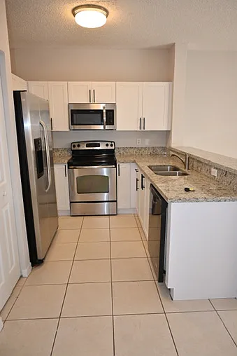 2202 SE 23rd Ter — Photo 10