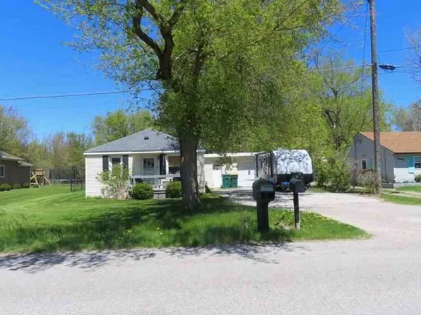 3389 Lauria Rd, Bay City, MI 48706