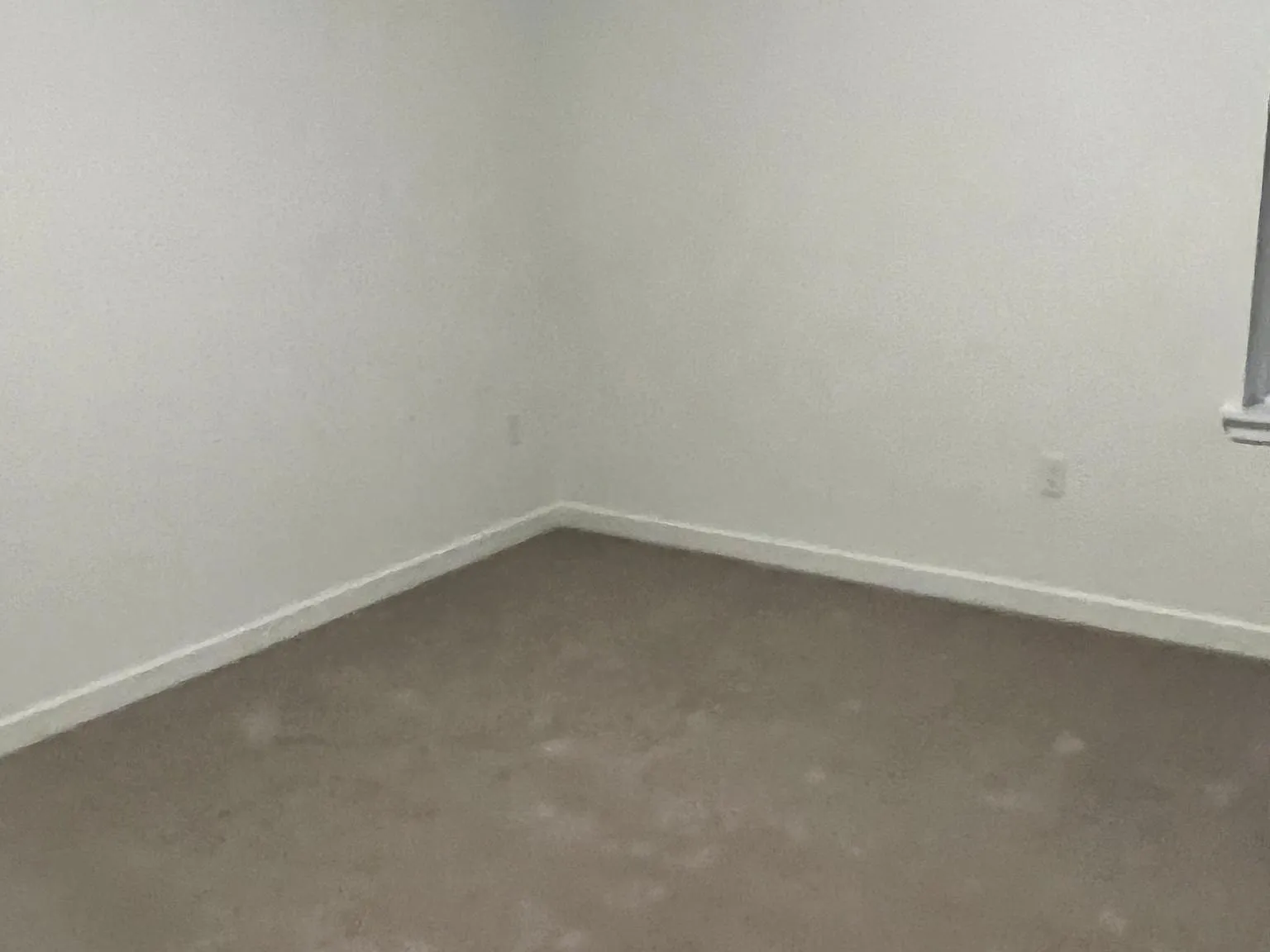5 bed, 3901 sqft, $3,900 — Photo 1