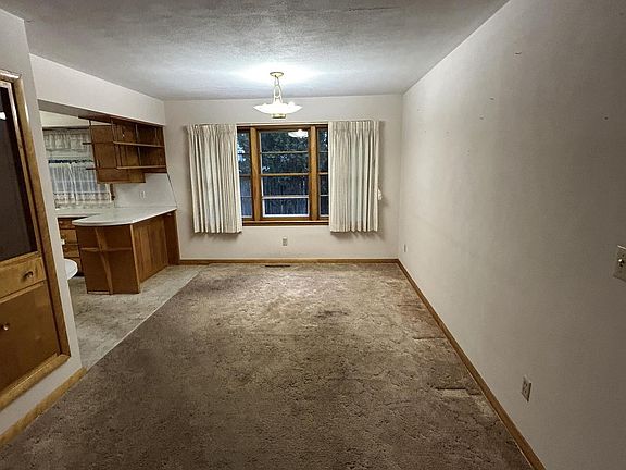 4th image of 920 Zeisler St 731 10th St N STREET