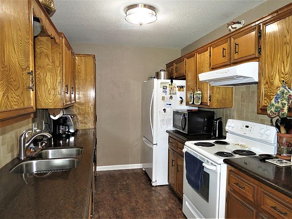 3rd image of 1015 S 13th St