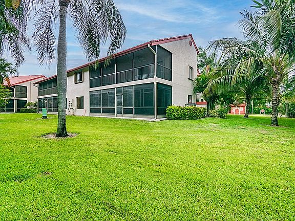 5th image of 7848 Lexington Club Blvd APT A
