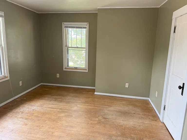 466 W Grand Ave — Photo 13