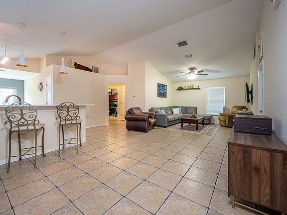 4th image of 6641 Summer Haven Dr