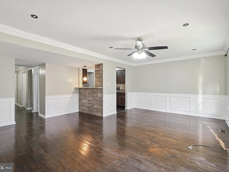 9063 Congress Pl — Photo 7