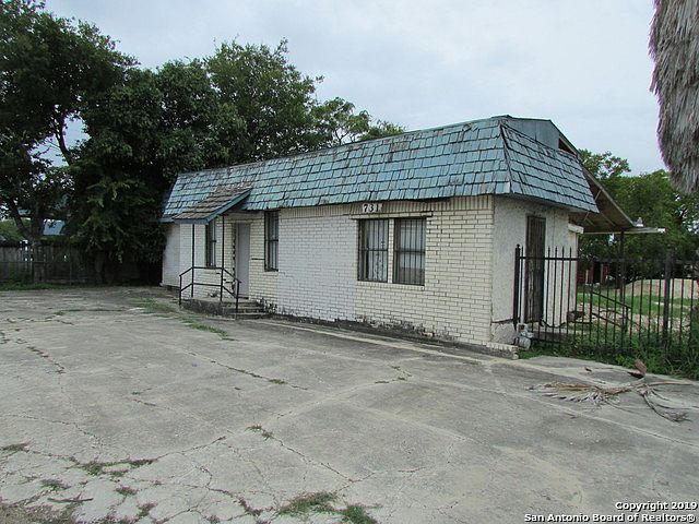 1st image of 731 Sharmain Pl