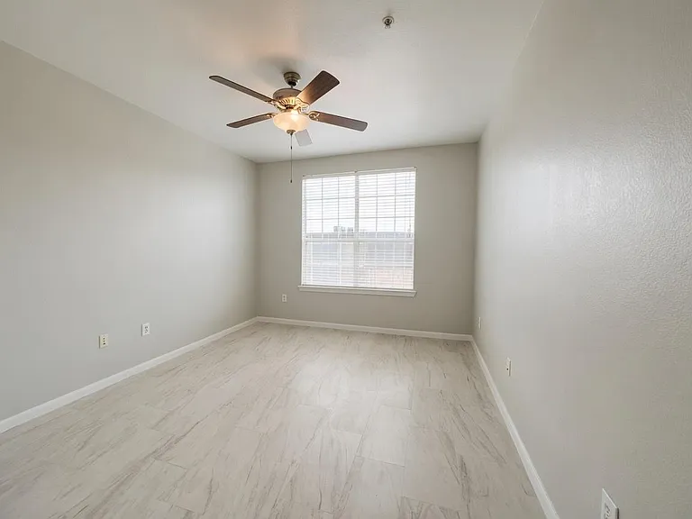 7575 Kirby Dr #2214 — Photo 22