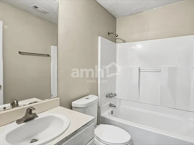 1500 Chalet Cir — Photo 16
