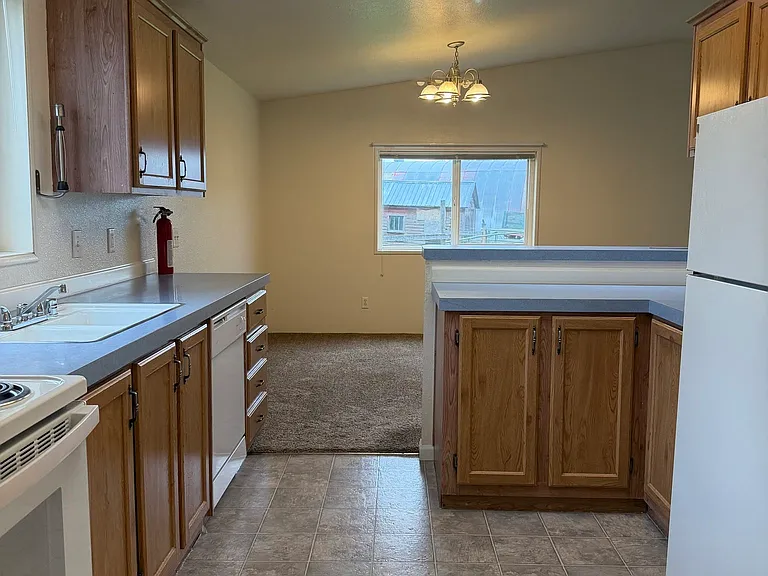 675 Auction Rd — Photo 8