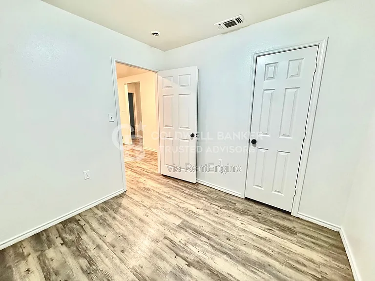 2123 E Broadway #2 — Photo 15