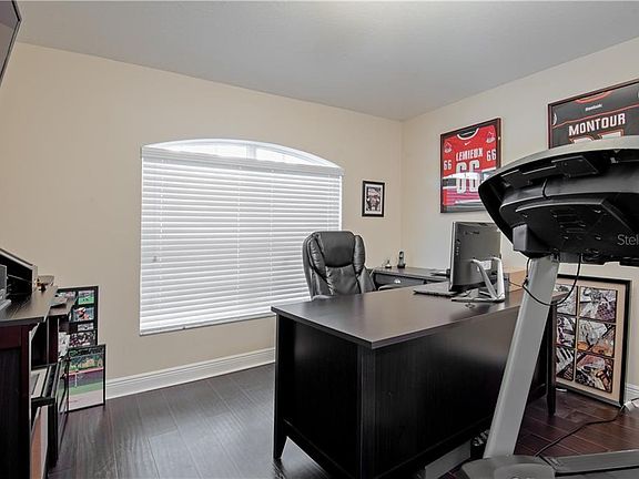 5th image of 1412 Beaconsfield Dr