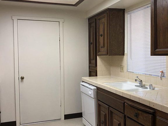 4th image of 1220 N Sylmar Ave APT 105