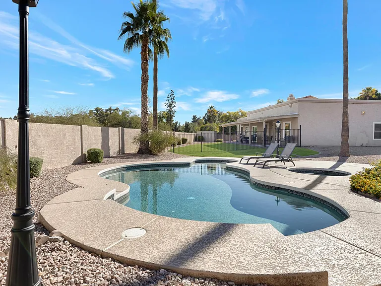 1988 E Los Arboles Dr — Photo 43