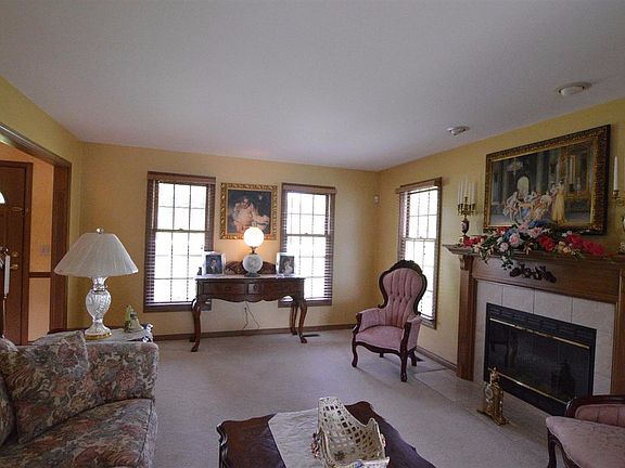 3rd image of 11798 Suncrest Dr