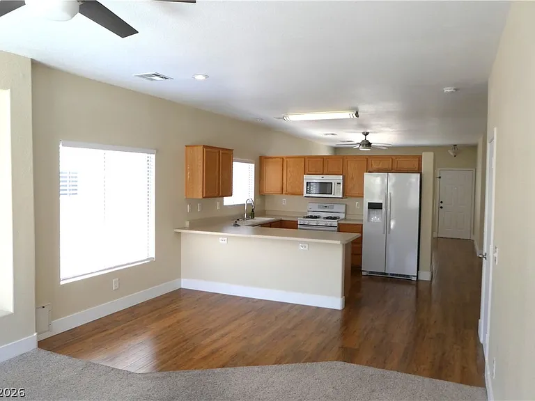 6038 Blue Autumn St — Photo 12
