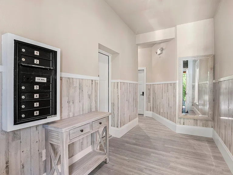 1256 N Corona St #4 — Photo 3
