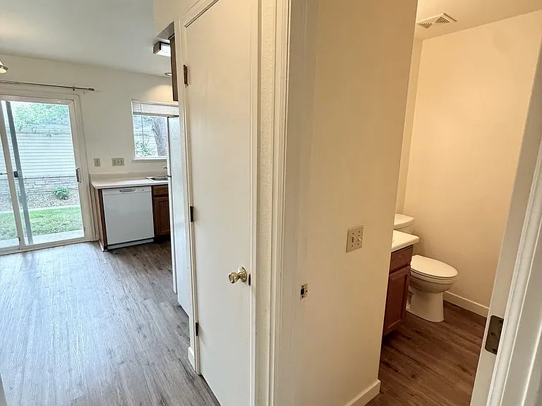 4848 Basswood Dr — Photo 4