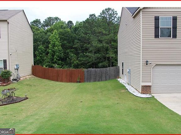 2nd image of 1933 Roxey Ln
