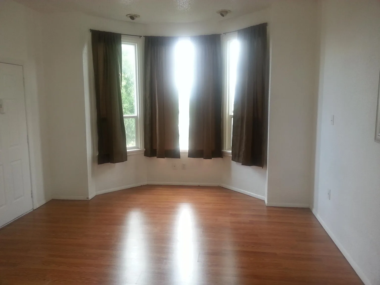 2 bed, 1100 sqft, $1,400 — Photo 3