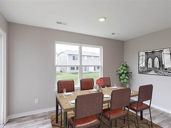 4th image of 613 Elizabeth NW