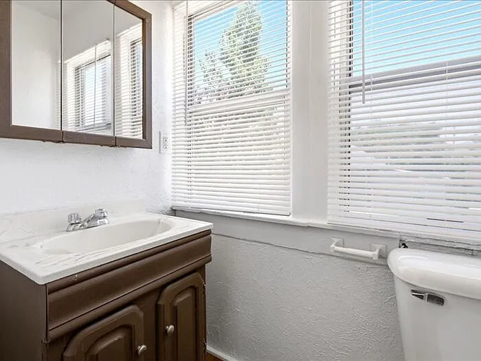 2 bed, 1.0 bath, 700 sqft, $1,150 — Photo 4
