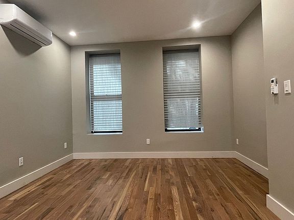 4th image of 15 Pleasant Pl #1F