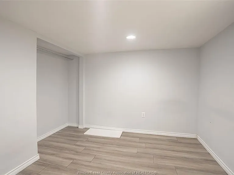 354 Curry Ave — Photo 14
