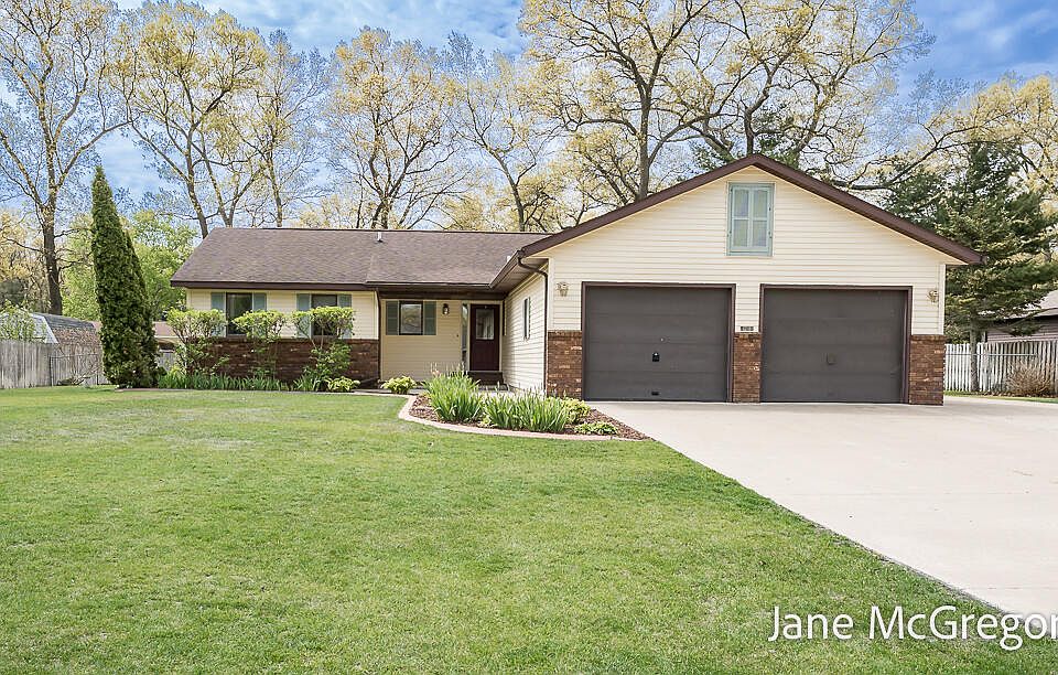 1st image of 1731 Princess Ln