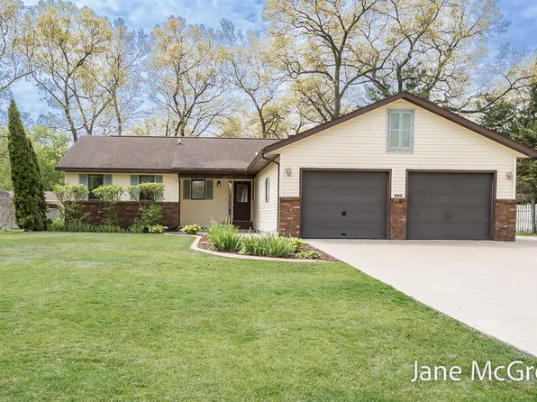 1731 Princess Ln, Muskegon, MI 49445
