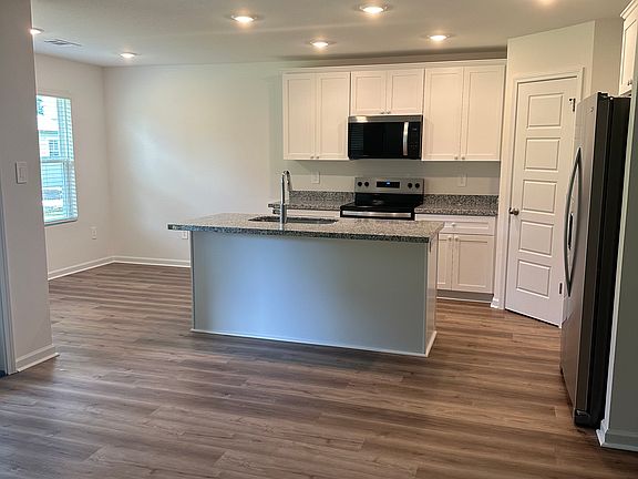 3rd image of 13557 Garland Rd