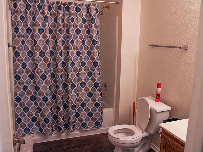 Second Floor Shared Full Bathroom