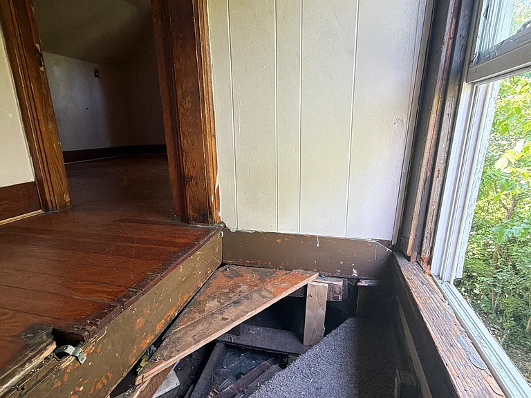 2120 Saint Louis Ave — Photo 7