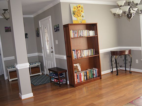 4th image of 200 Myrna Dr