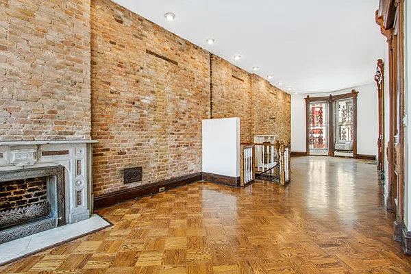 Rented by Compass | media 18