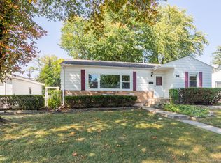 820 N Yale Ave, Arlington Heights, IL 60004