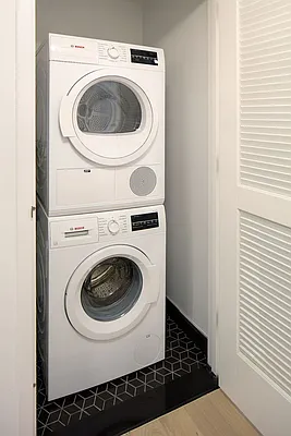 Rented by Lisa Management | media 19