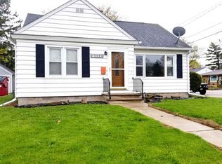 145 W 21st Ave, Oshkosh, WI 54902