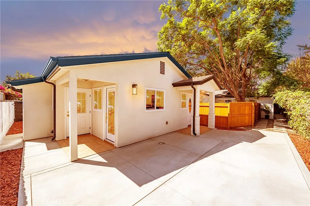2 bed, 721 sqft, $2,950 — Photo 3