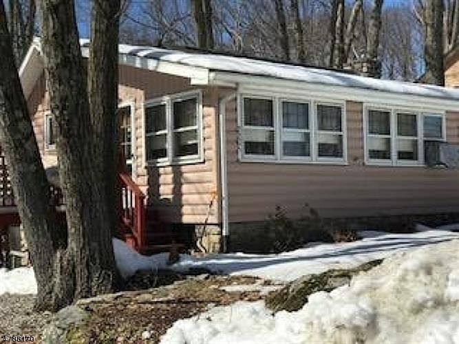 2nd image of 2205 Lakeside Dr W