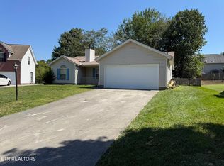 7048 Yellow Oak Ln, Knoxville, TN 37931