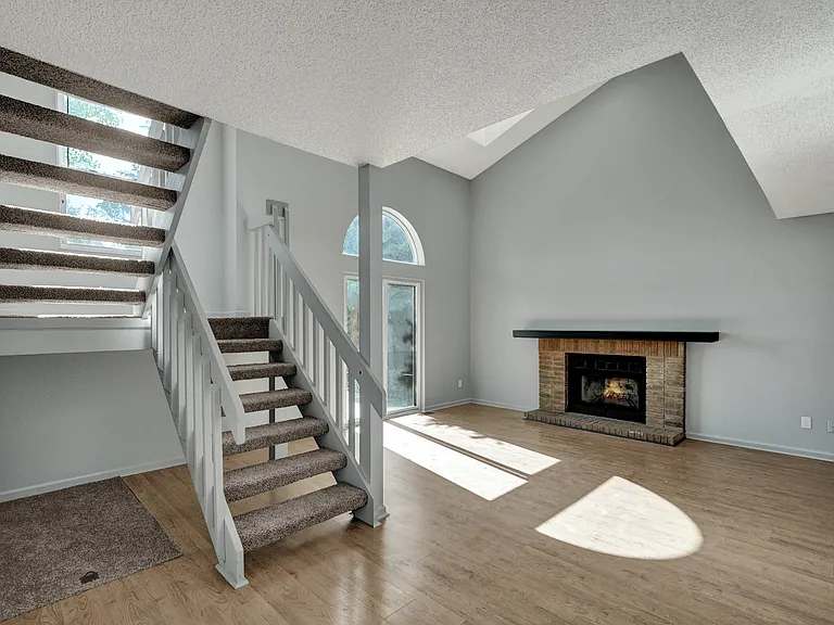4440 Bramble Ln — Photo 13