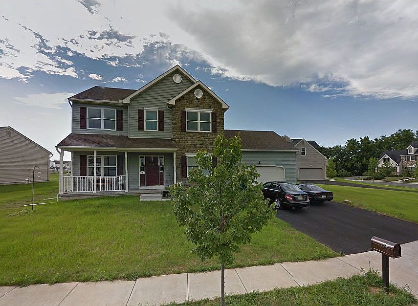 1st image of 8 Millbrook Ct